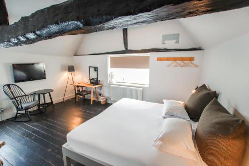 Superior Double Room - Main Inn