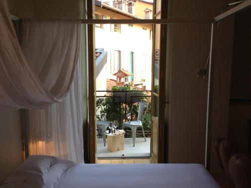 Studio with Balcony