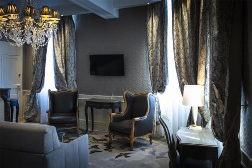Deluxe Family Room