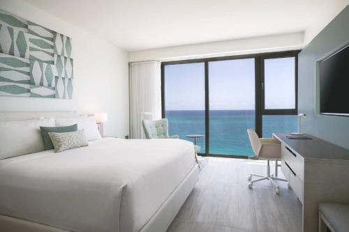 Ocean View Jr. Suite, 1 King Bed, Sofa Bed