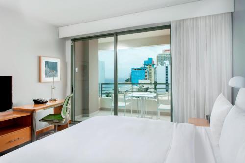Partial Ocean View 1 Bedroom Suite, 1 King Bed, Balcony
