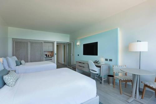 City View 1 Bedroom Suite, 2 Double beds, Sofa bed, Balcony