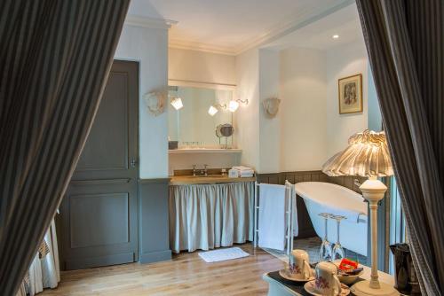 Prestige Room 