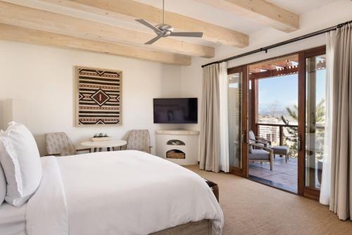 Vista Casita with One King Bed