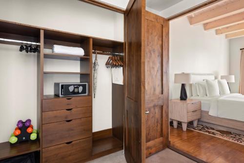 One Bedroom Encantado King Suite - Accessible