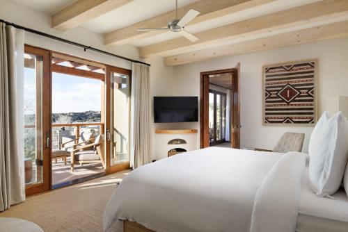 Two-Bedroom Interconnecting Deluxe