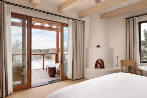 Two-Bedroom Interconnecting Deluxe