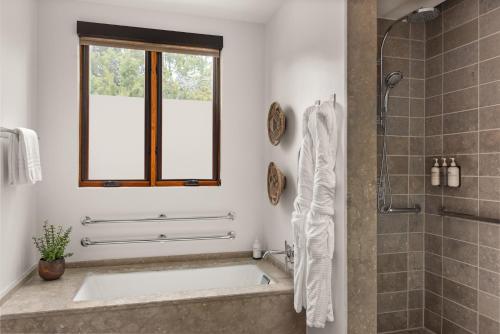 Two-Bedroom Interconnecting Deluxe - Accessible