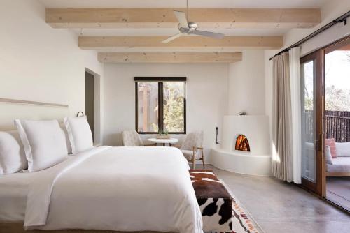 Two-Bedroom Interconnecting Deluxe - Accessible
