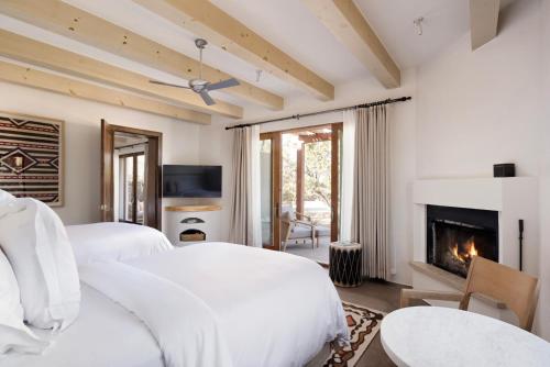 Two-Bedroom Interconnecting Deluxe - Accessible