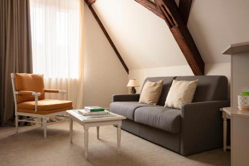 Duplex Family Room with stairs