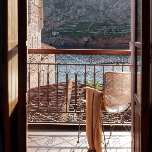 Two Level Suite Sea View
