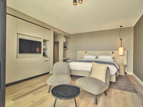 Generous Landview