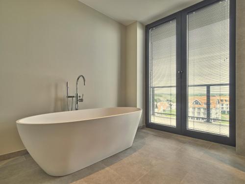Generous Landview