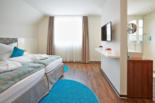 Suite Deluxe with Air Conditioning 
