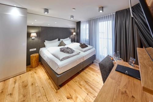 Deluxe  Double Room with Air Conditioning