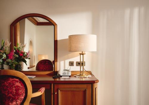 Junior Suite with Vineyard View