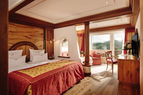 Junior Suite with Valley View