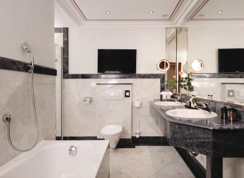 Suite Type 1 - with Vineyard View