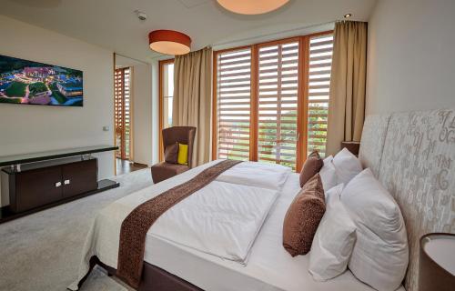 Corner Suite