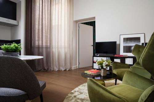 Signature Suite