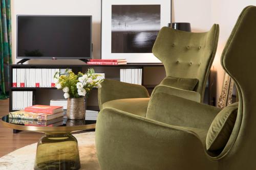 Signature Suite