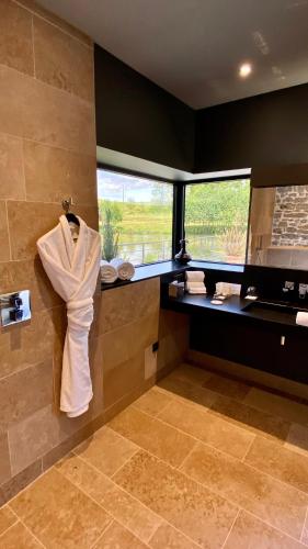 Superior King Suite