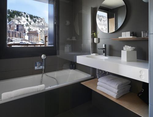 Junior Suite With Mountain View