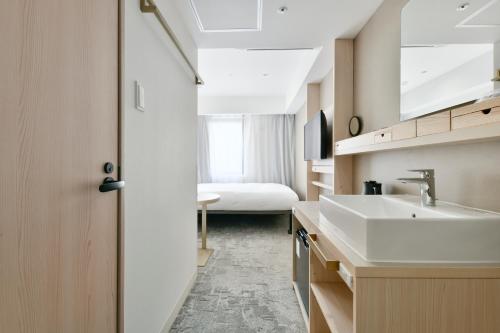 Single Room with Shower Booth - Non-Smoking