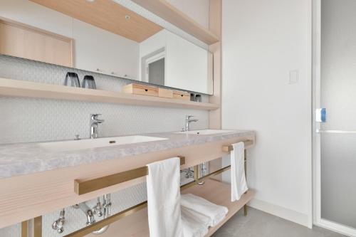 Premium Twin Room with Semi Open-Air Bath - Non-Smoking