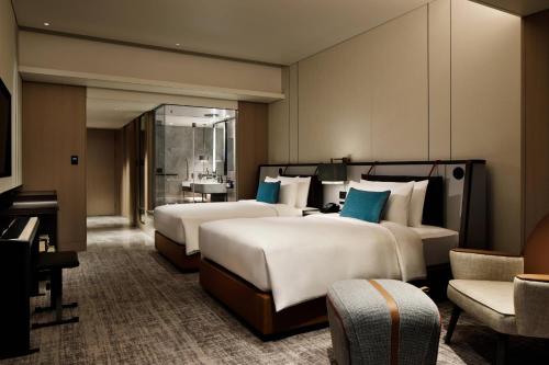 Chapter 1 Twin Executive (High Floor)