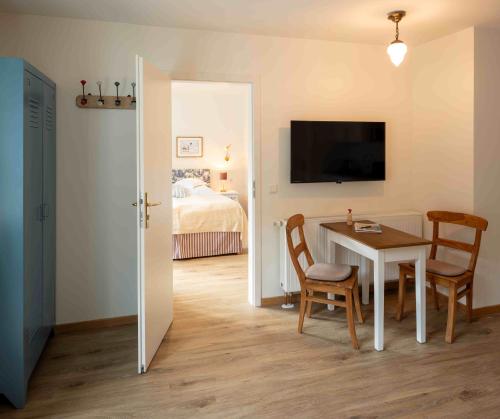 One Bedroom Apartment