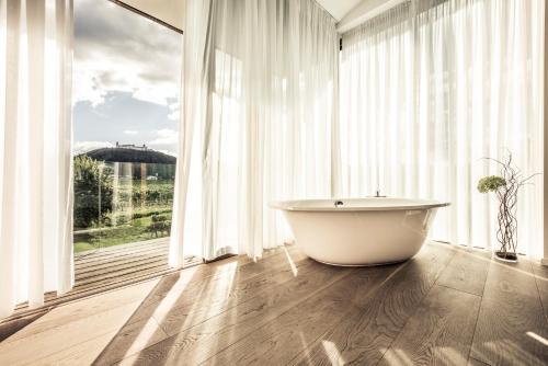 Deluxe Suite with Sauna