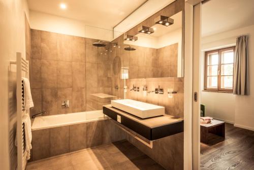One Bedroom Apartment