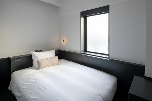Minimal Double Room