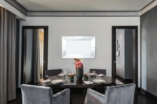 Savoy Suite