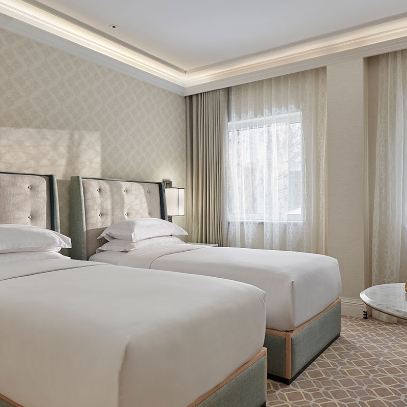 2 Twin Beds Courtyard View