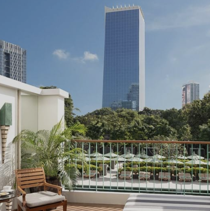 Club Room With Balcony
