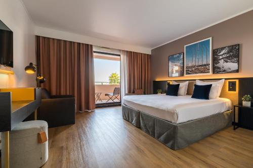 Deluxe Double Room with Terrace
