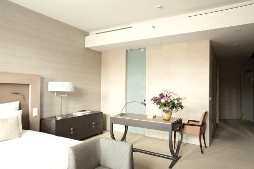 Deluxe Double Room with View