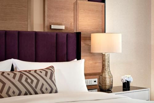 Club King Room with Club Lounge Access