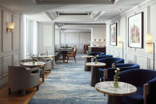 Club King Room with Club Lounge Access