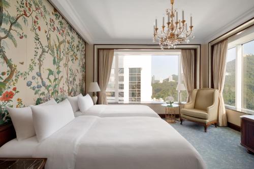 Island Shangri-La Executive King Suite