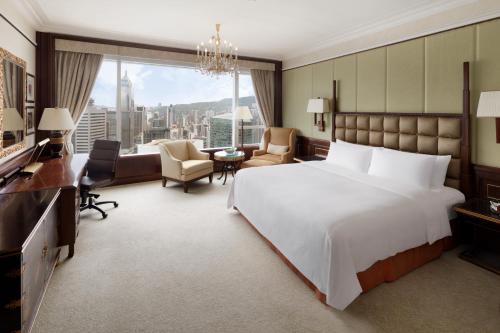 Staycation Offer - Deluxe King Room with Harbour View and HKD 1000 Hotel Credit