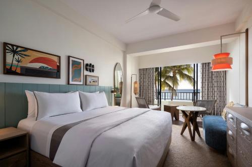 Surfrider Oceanfront King