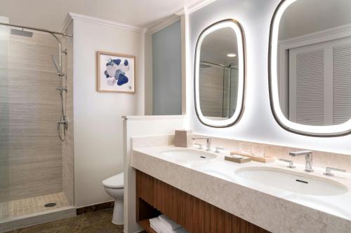 Newly Renovated Tower Premier Ocean Suite, 1 Bedroom Suite, Oceanfront