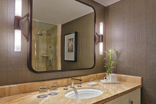 Club Lounge Access Guest Room, 1 King