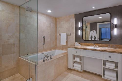 Concierge level, Suite, 1 King