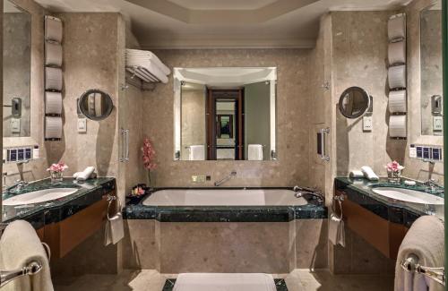 Grand Deluxe Twin Suite