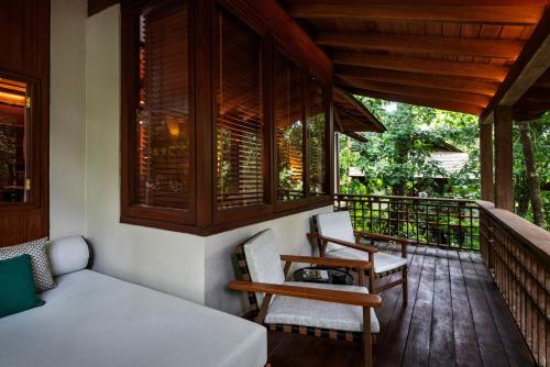 Rainforest Villa King or Twin